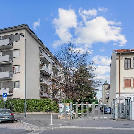 Rog27-Large Apartment With Transport Close To Home- Milán Exteriér fotografie